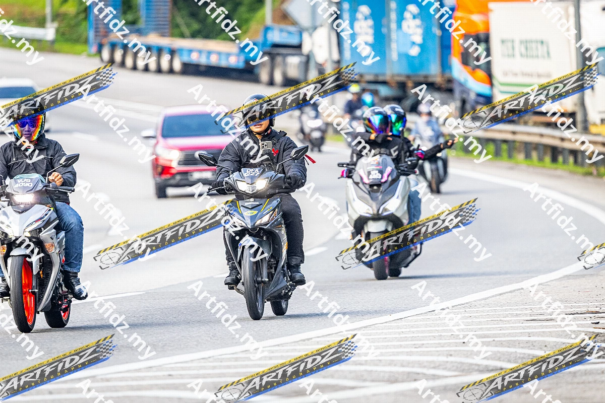 IMG_1953-4