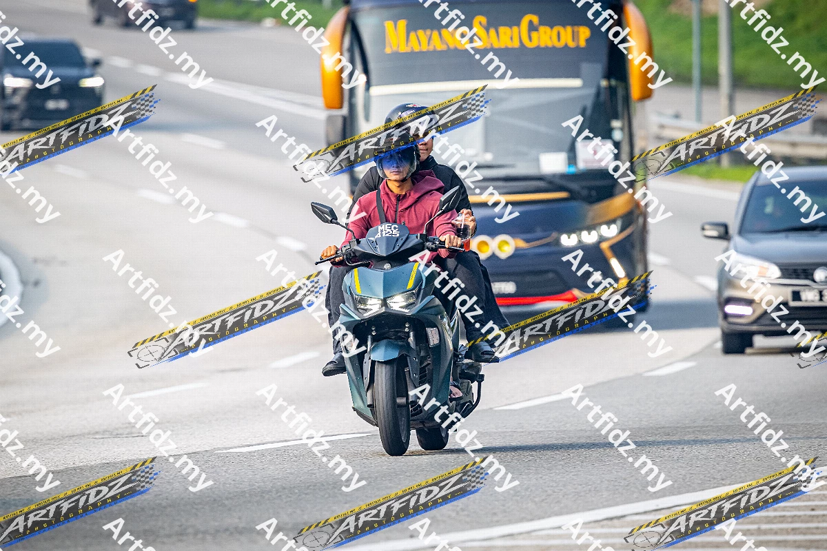 IMG_1943-4